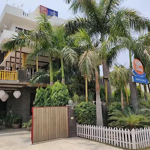 https://aakritii-hotels.top-gurgaonhotels.com